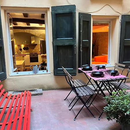 Le Corti Di Via Fondazza * Bologna